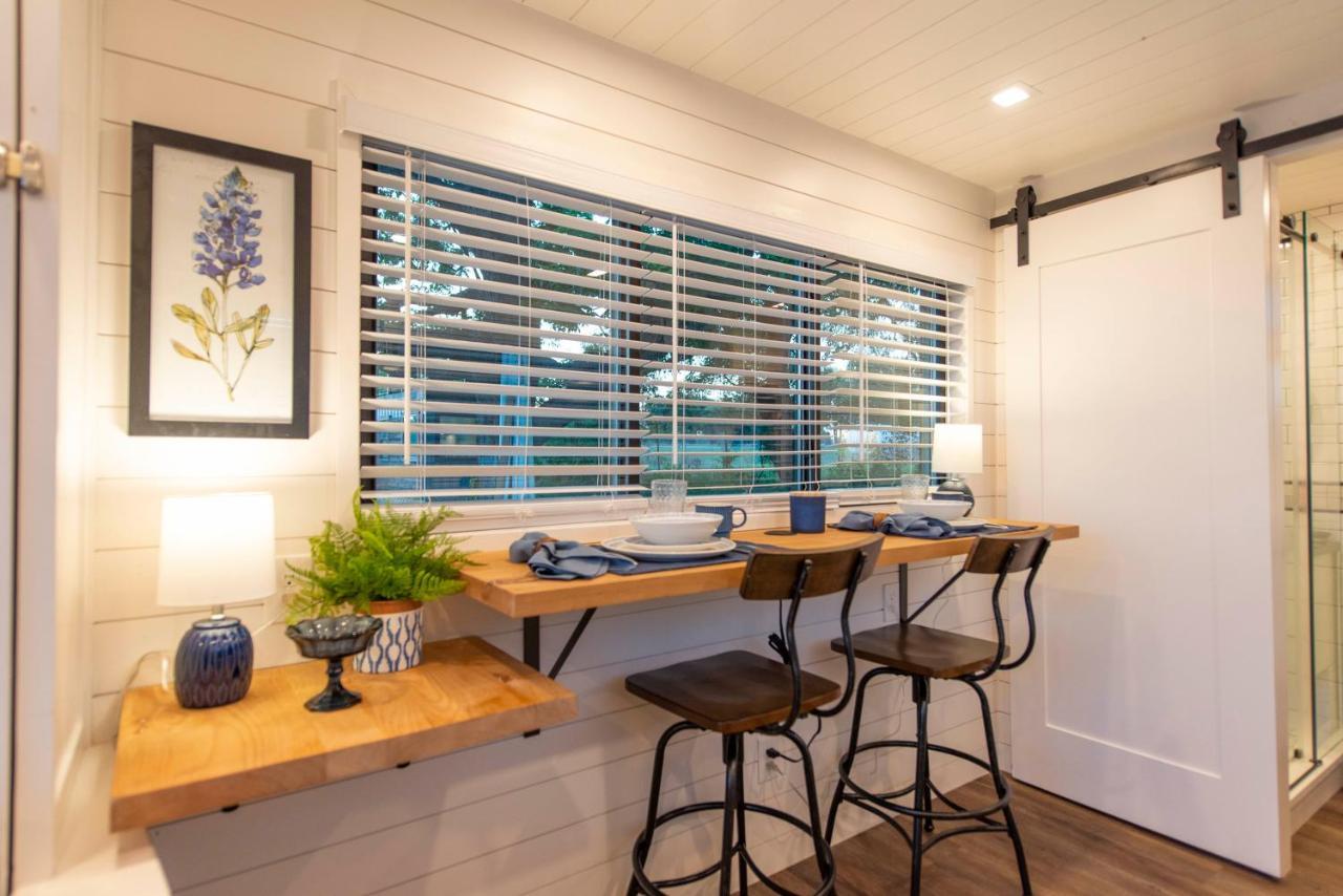 The Bluebonnet-Tiny Container Home Country Setting 12 Min To Downtown Bellmead Exterior foto